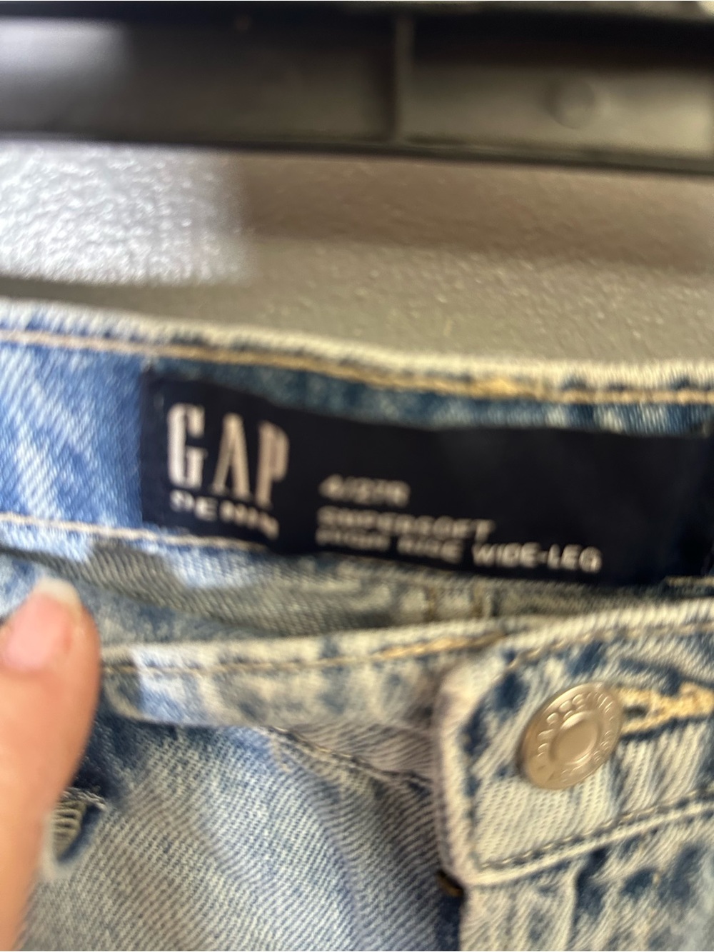 GAP Women's 4/27R Light wash high rise wide leg Blue Jeans NWT super soft - Picture 2 of 8